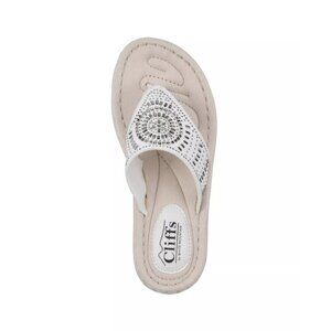 NWB Cliffs by White Mountain Cienna Comfort Flip Flop Sandal White Rhinestone S8